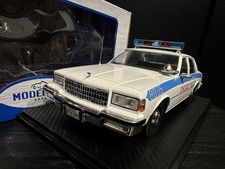 Out Of Print 1/18 Model Car Group Chevrolet Caprice Chicago Police Mcg