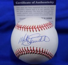 Mike Schmidt Cards, Rookie Cards and Autographed Memorabilia Guide 56