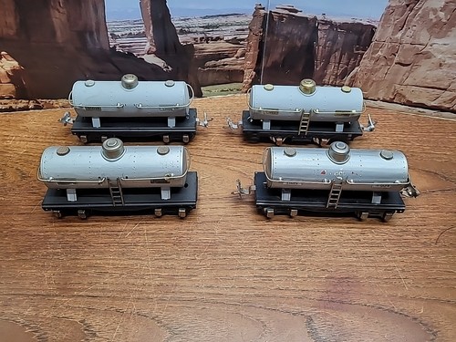 Lionel Prewar O Gauge Tinplate No. 804/649 Lionel Lines Oil Tanks