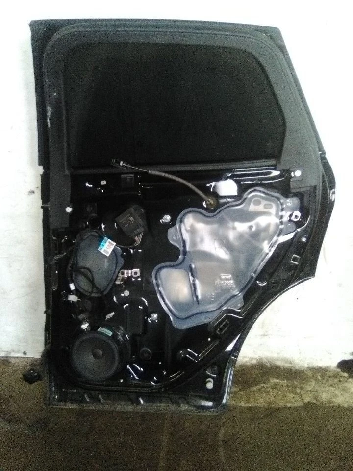 Puerta trasera derecha pasajero Lincoln MKC 15-19  Foto 2 de 4