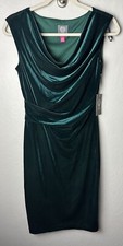 NWT Vince Camuto Green Velvet Pencil Bodycon Sleeveless Cocktail Dress Size 2