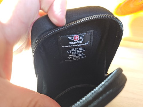 The Sherpa Swissgear Small Camera Case - Picture 6 of 10