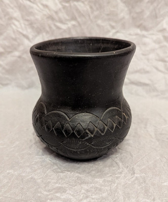VTG SIGNED Bigmeat Cherokee NC Blackware Pottery Arrowhead Design 4'' Vase #2