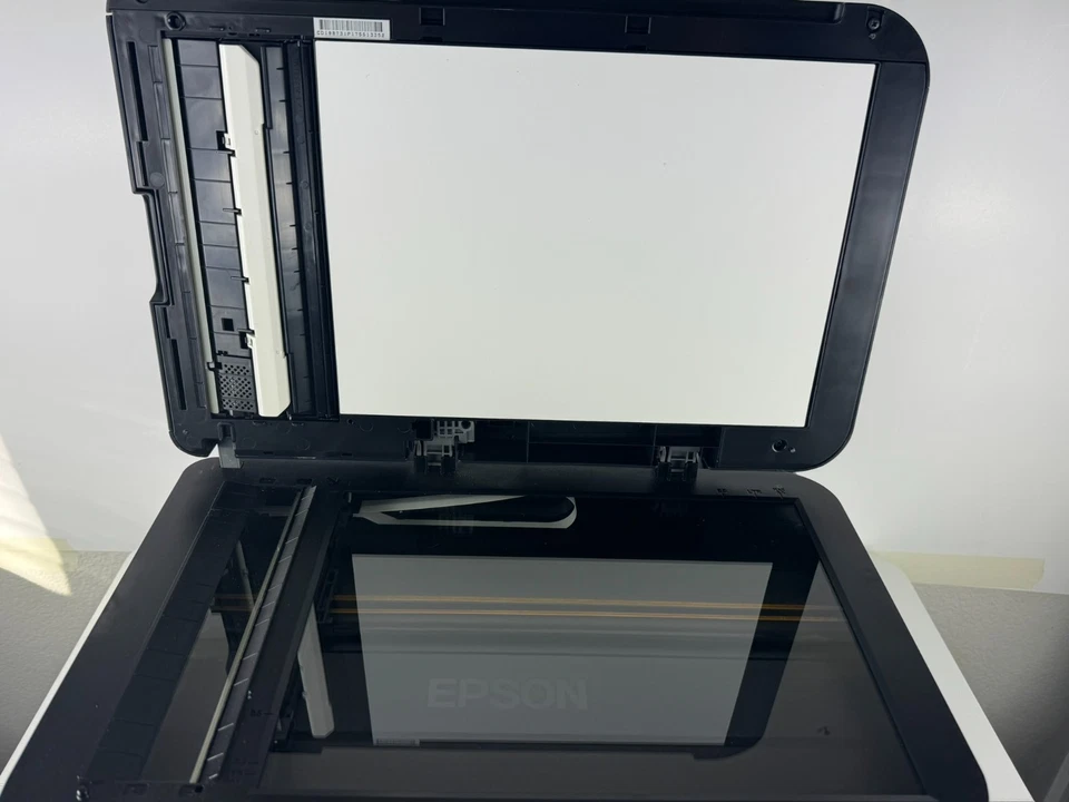 Epson WorkForce WF-3640 All-in-One Printer – Great Condition - Needs ink. - Image 3 of 4