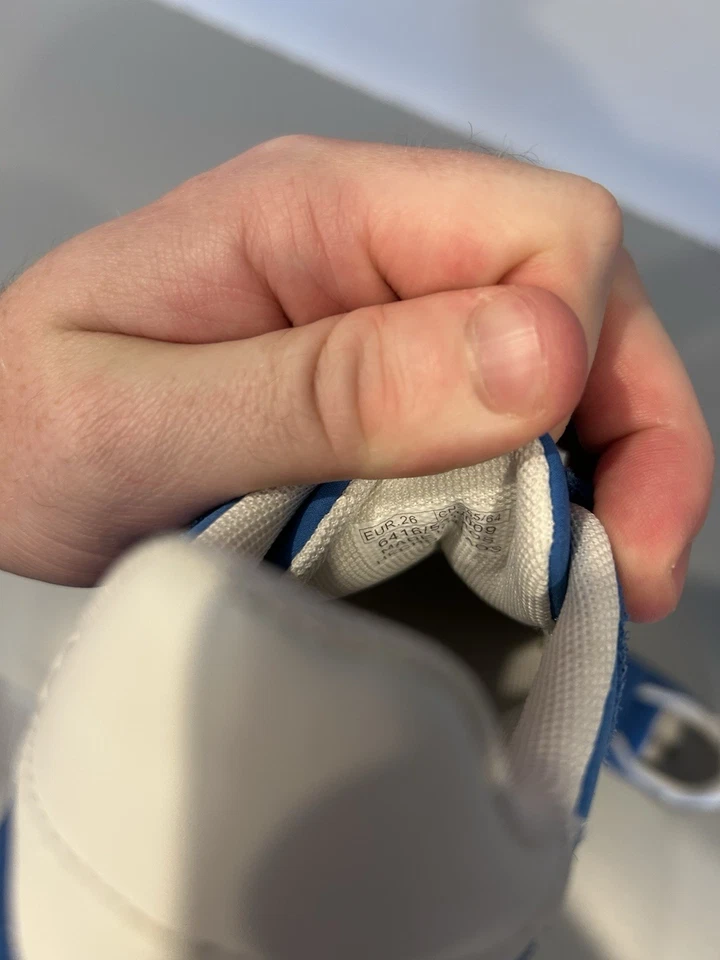 Nuevos zapatos Zara azules talla 9,5 EE. UU. niño pequeño EUR 26 nunca usados Foto 4 de 4