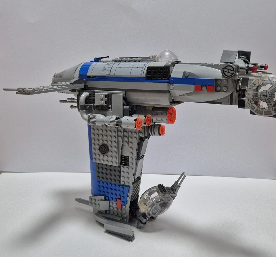 LEGO Star Wars 75188 Resistance Bomber, foto 3 de 5