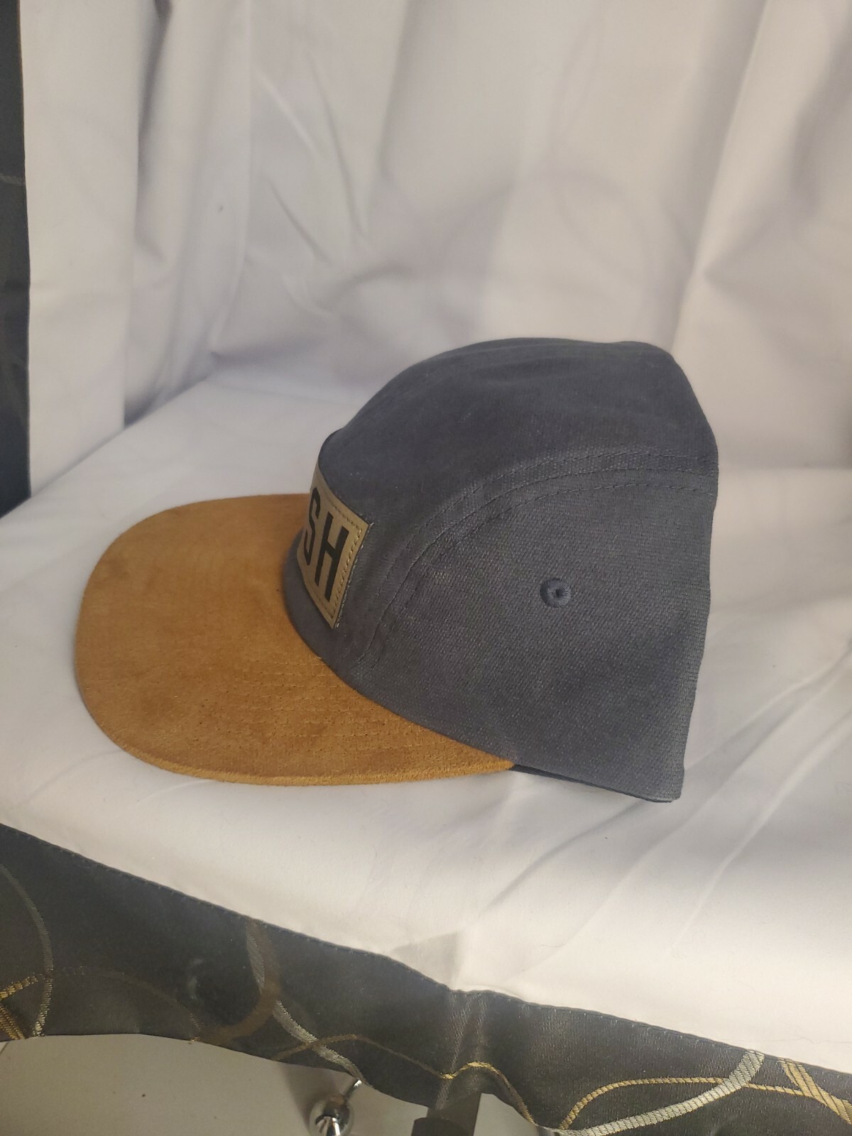 Picture 4 of 5
