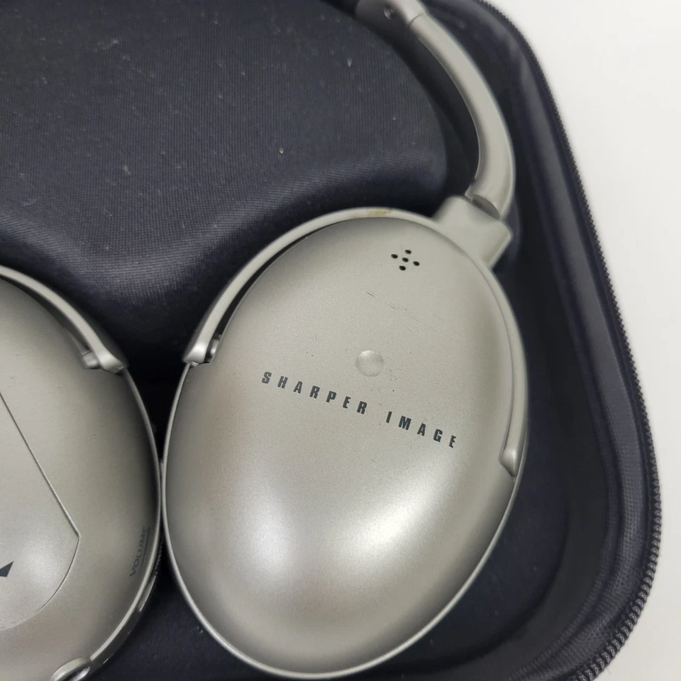 The Sharper Image Quiet Place Noise Cancelling Wired Headphones in Case  Tested - Image 2 of 4