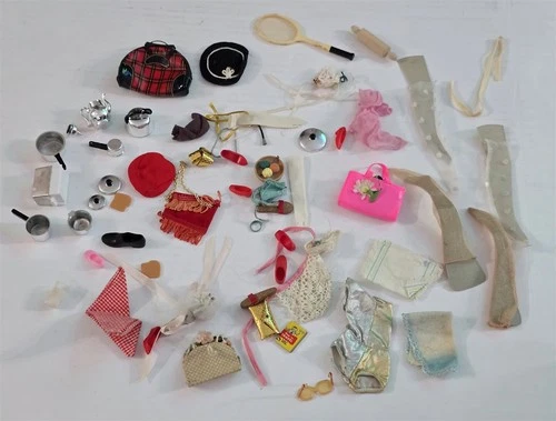 X-811 VINTAGE 1960/70'S MATTEL BARBIE SKIPPER & KEN DOLL ACCESSORIES
