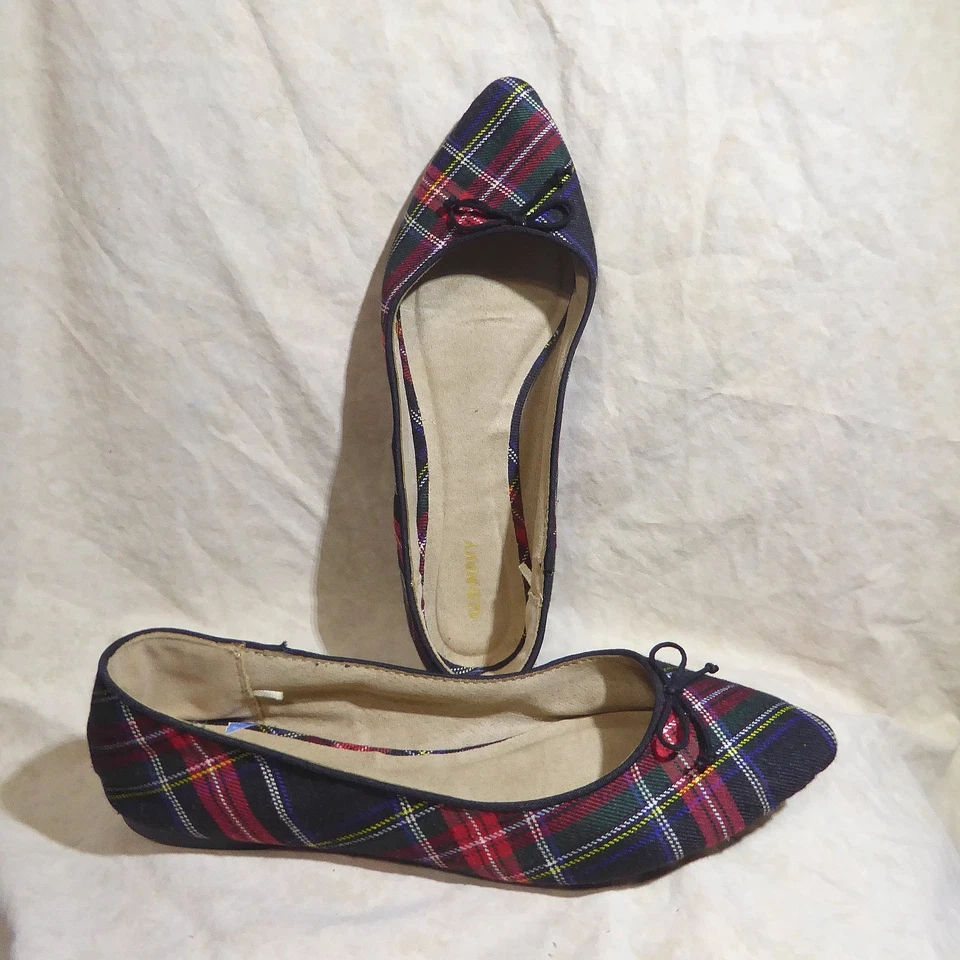 🩰 Old Navy Pointy Ballet Flats 10 M Multicolor Tartan Plaid Fabric; Bow Details - Image 2 of 4