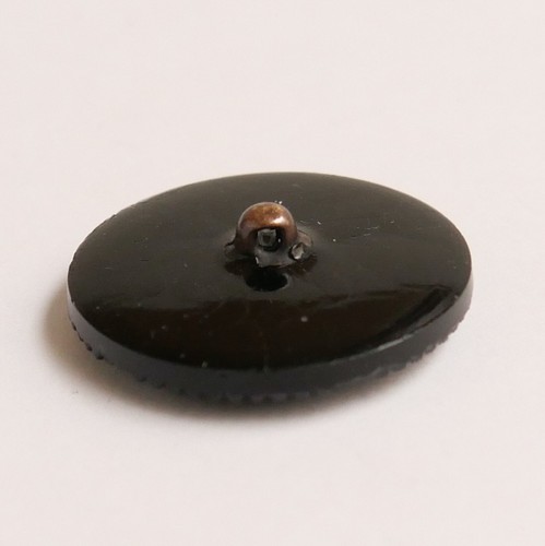 Button Antique - Glass Black - 27 MM - Victorian Clover Black Lacy Glass Button - Picture 5 of 5