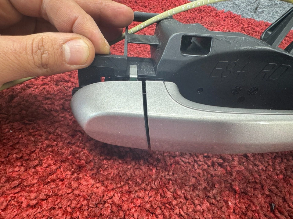 BMW E90 E84 E92 MANIJA PUERTA DELANTERA DERECHA CONFORT ACCESO SIN LLAVE OEM 76K Foto 2 de 4