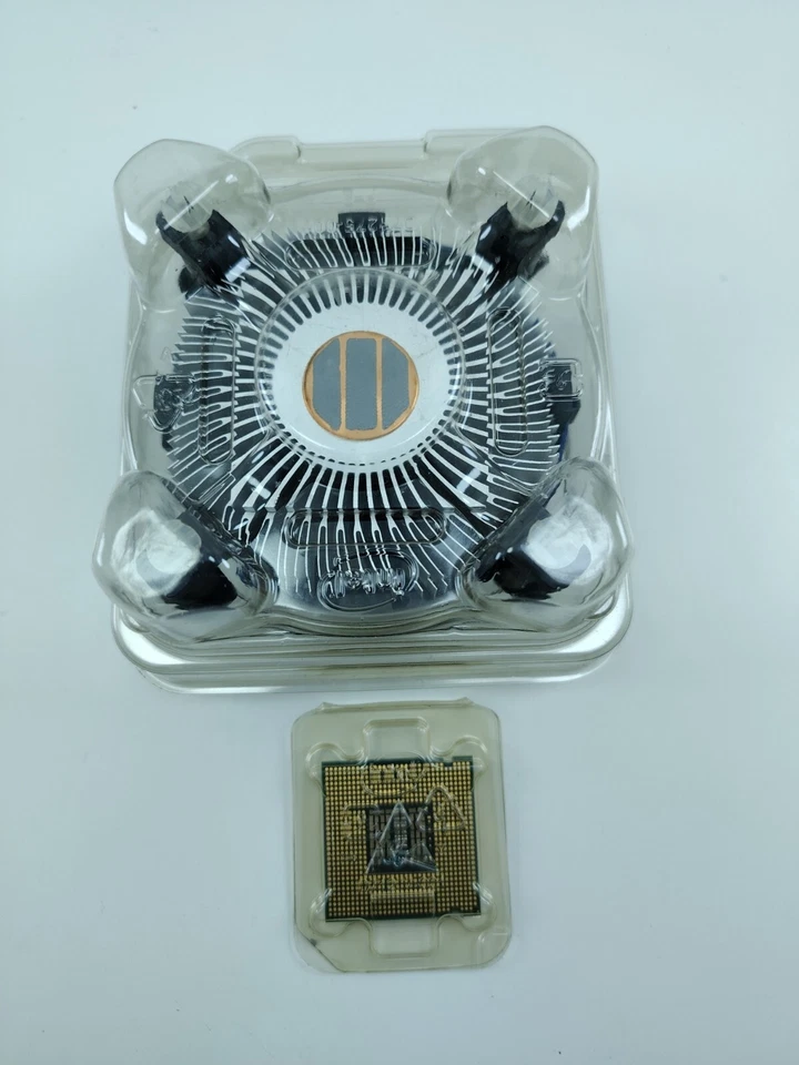 Dissipatore di calore e ventola Intel Socket LGA775 Copper Core INTEL E30307-001 - Immagine 2 di 4