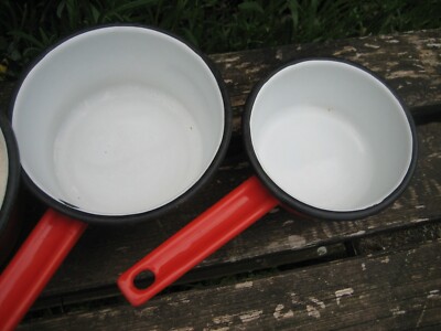 5 Anciennes Casseroles en Tôle Emaillée Beige