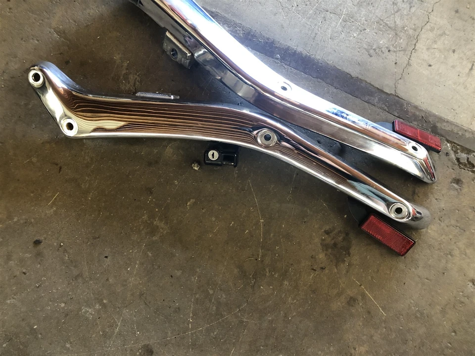 Suzuki Boulevard 1800 VLR1800 C109RT 08 09 2008 2009 OEM Rear Fender Struts - Image 3 of 4