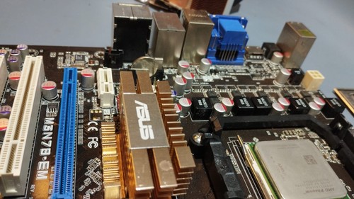 ASUS M3N78-EM SOCKEL AM2 #4577 und Phenom CPU HD995ZXAJ4BGH - Bild 4 von 12