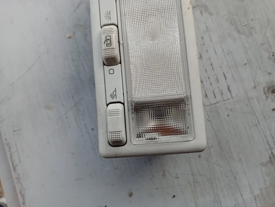 VW CORRADO 92 ENCENDIDO LUZ INTERIOR CON INTERRUPTOR SUNFOOR 7M2947103B 8V G60 VR6 16V Foto 2 de 4