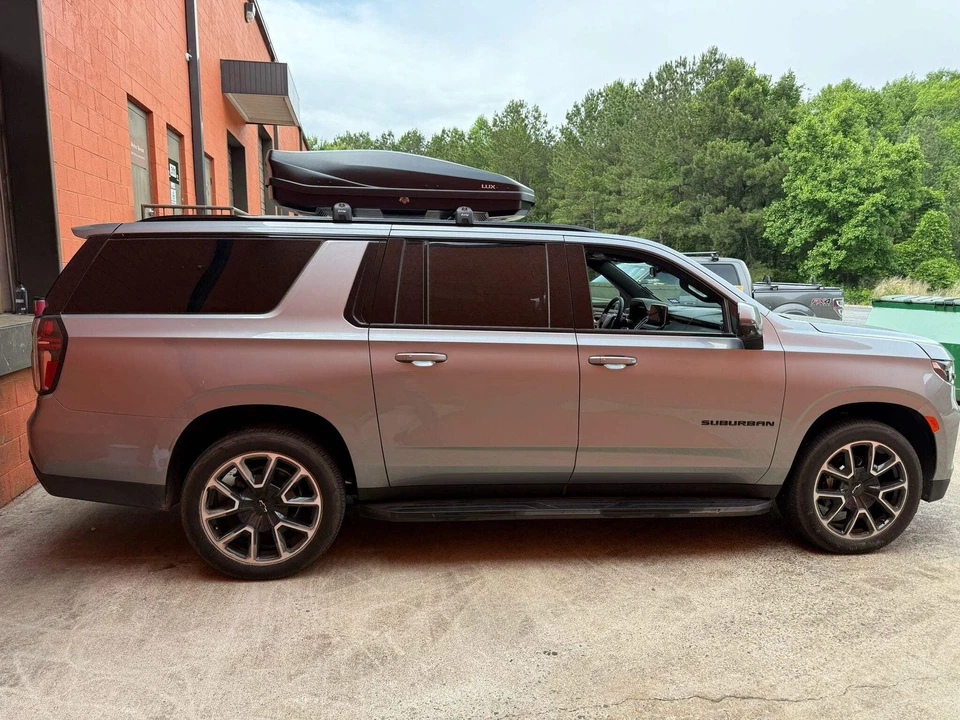 Barras transversales de techo para Chevrolet Suburban (2021-2025) compatibles con riel empotrado, B Foto 4 de 4