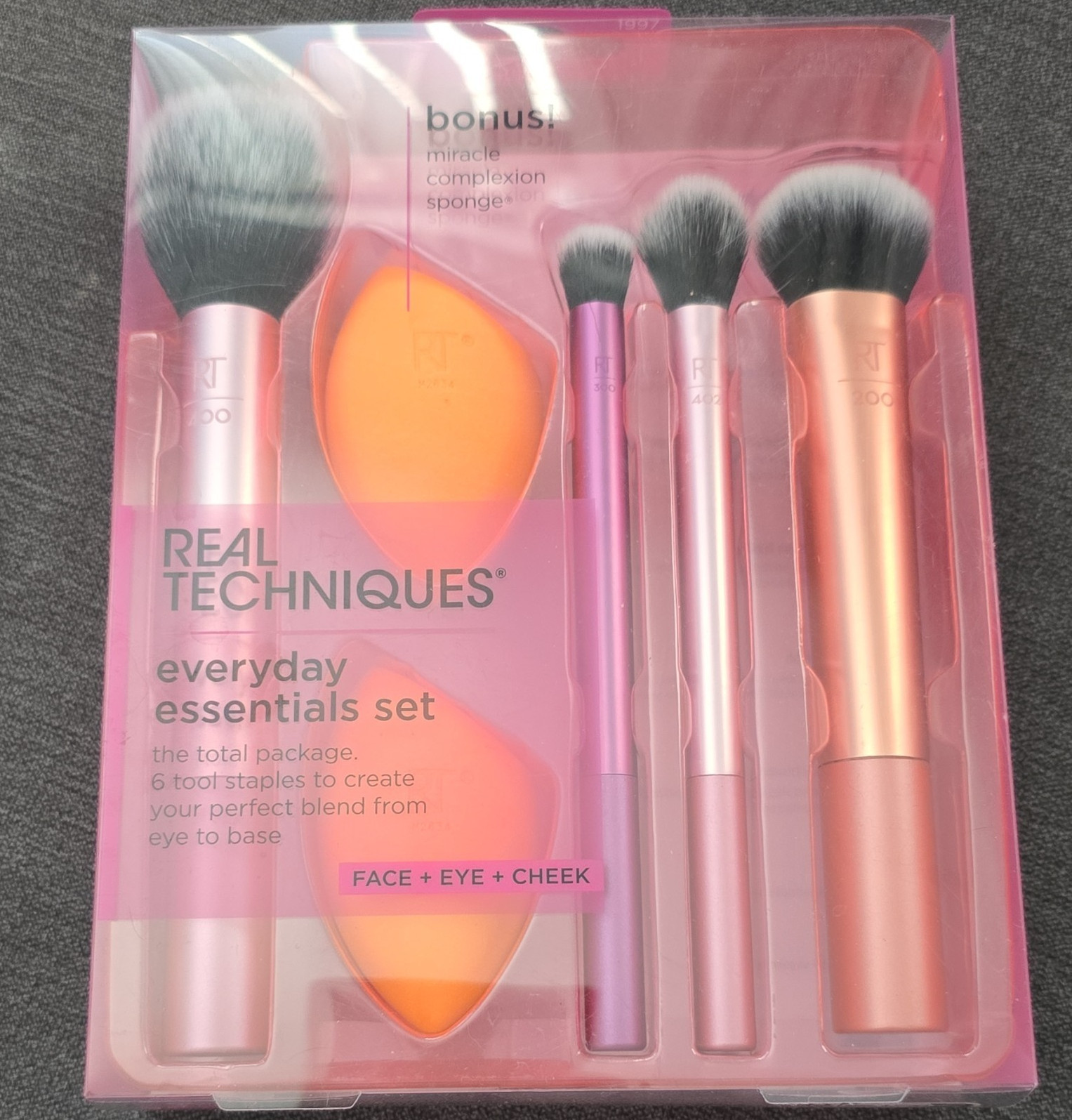 Real Techniques Everyday Essentials 6pc Brush & Sponge Set Vegan