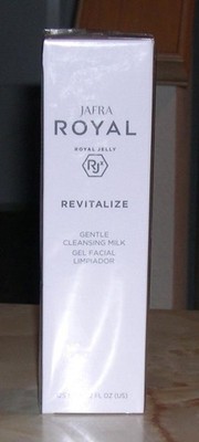 JAFRA Royal Jelly Revitalize Gentle Cleansing Milk, 4.2 Fl Oz