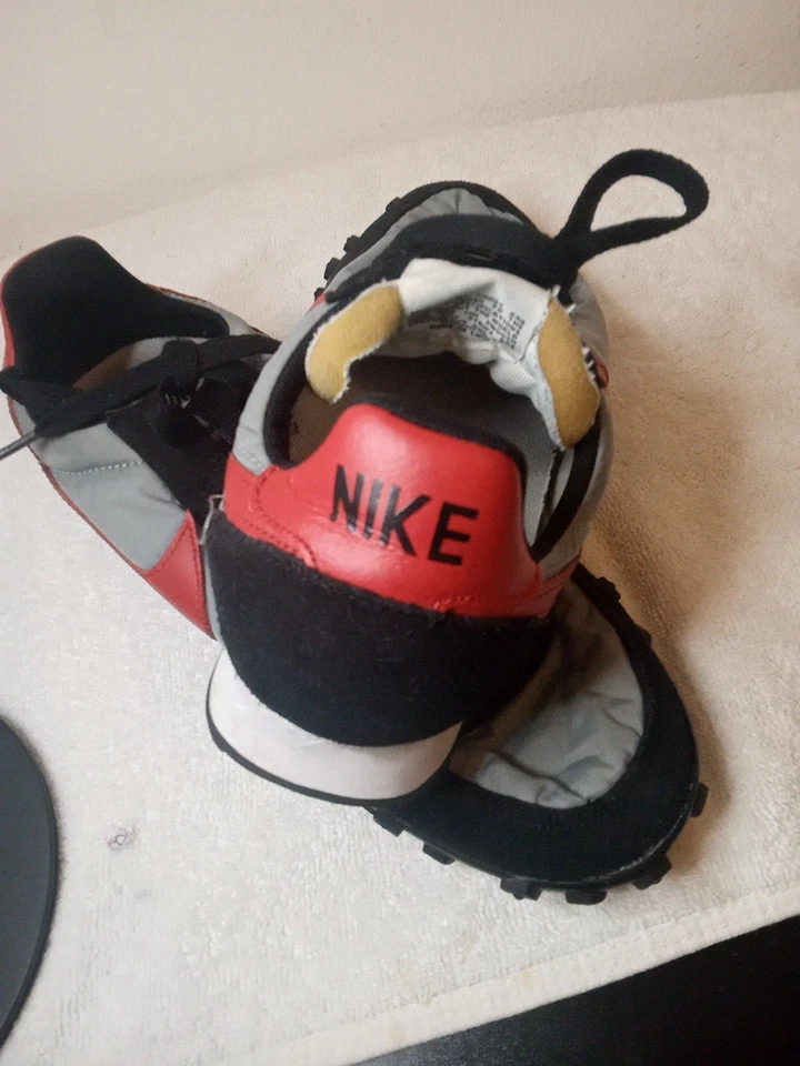 耐克 Waffle Racer 男式黑色和红色 8.5 跑步鞋 — 第 4/4 张图片