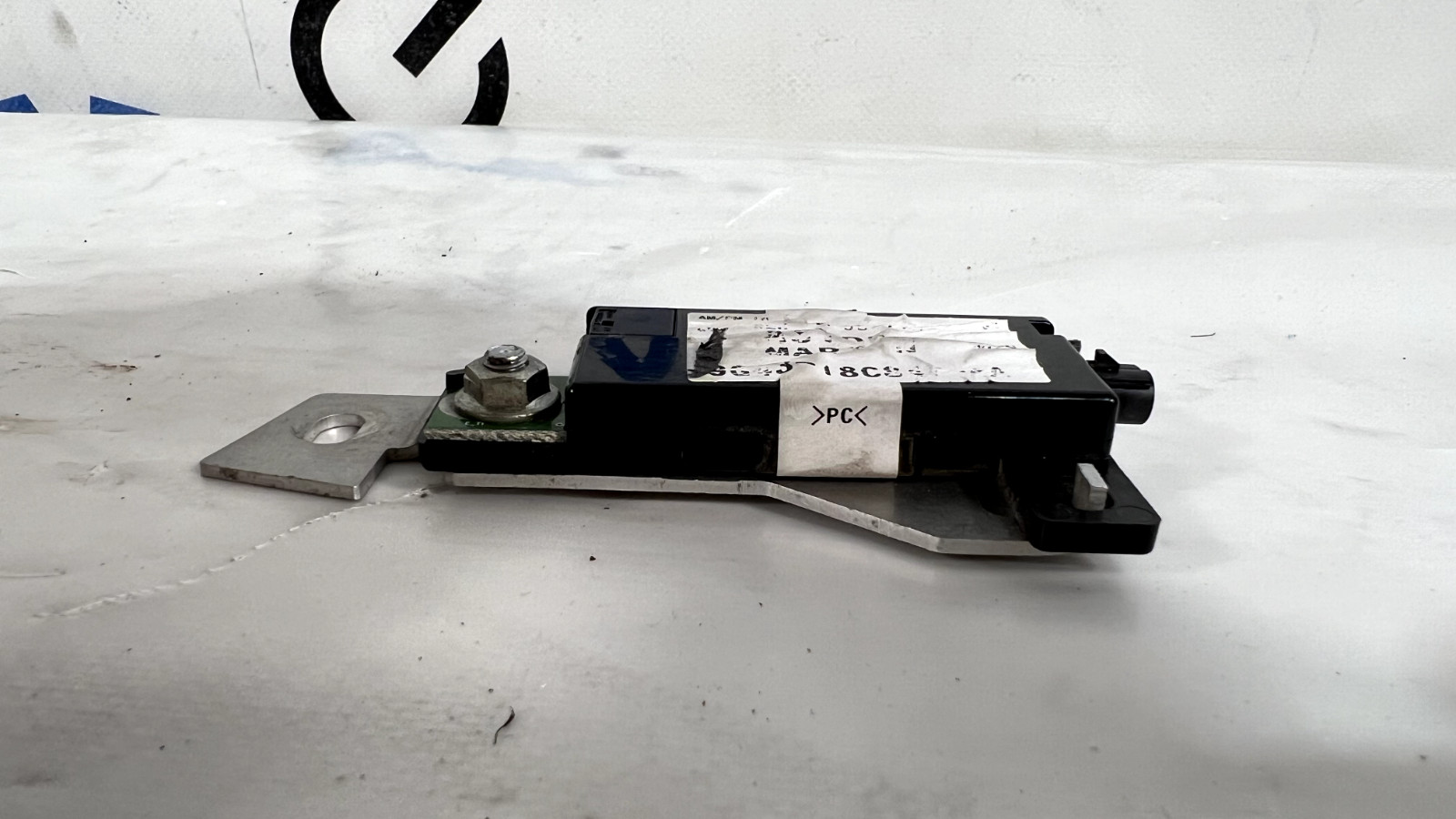 2011 ASTON MARTIN VANTAGE AM/FM ANTENNA AMPLIFIER 9G43-18C847-AA OEM