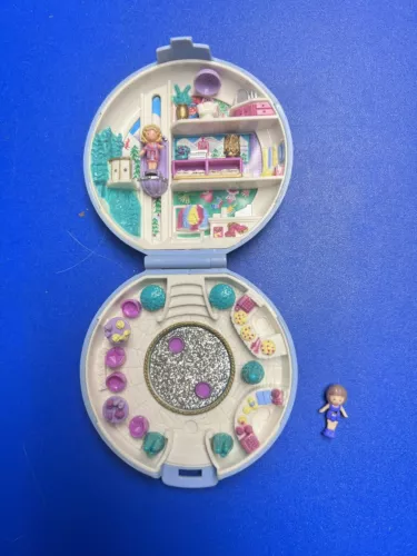 Polly Pocket Ice Skating Party 1989 Vintage Bluebird Includes 2 Figures