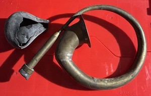 Vintage EARLY AUTO BRASS HORN