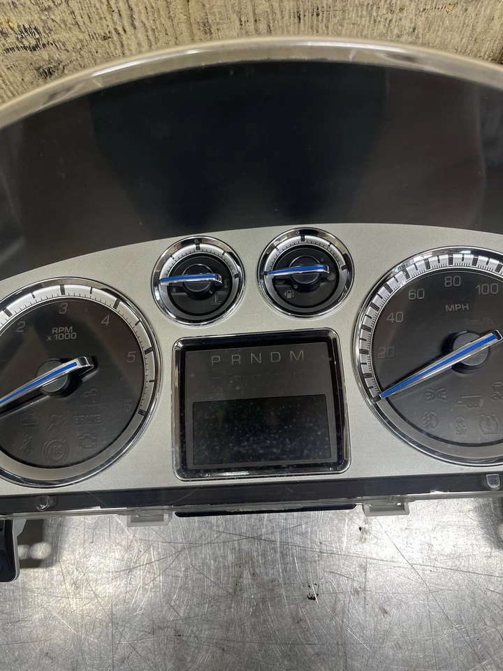 Cuadro de instrumentos velocímetro Cadillac Escalade ESV EXT 2007-2014 FABRICANTE DE EQUIPOS ORIGINALES Foto 3 de 4