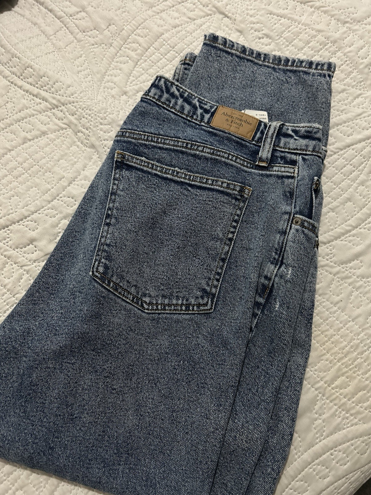 Abercrombie & Fitch High-Rise Mom Jeans Blue Denim 5-Pocket Design Women’s