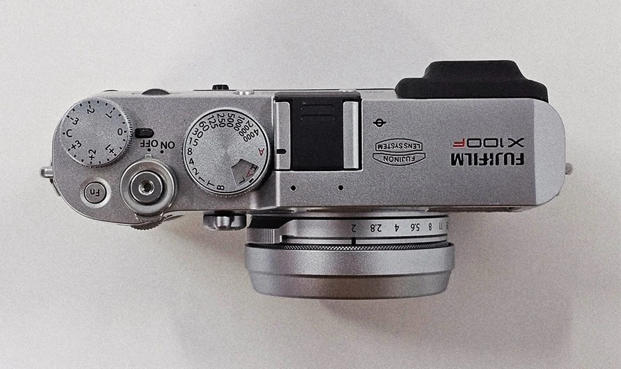 #Fujifilm X100F 24.3 MP Digital Camera-Silver(1600 count)  S/N 01927 + FUJI CASE - Image 3 of 4