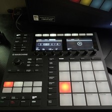 Native Instruments MASCHINE MK3 Sampler  Sequencer, 16 Pad Triggers
