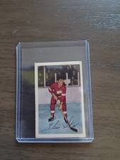 1952-53 Parkhurst hockey Glen Skov card VG/EX+ upper right corner wrinkle