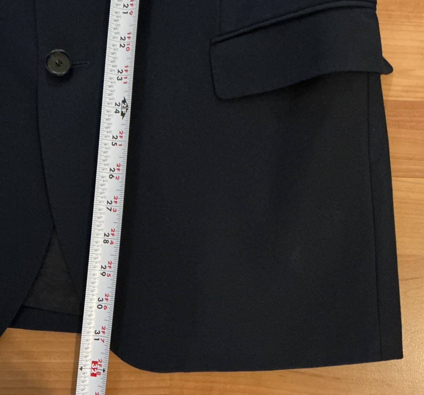 Hugo Boss 100% Virgin Wool Blazer 44R • Navy Blue • Two‑Button & Dual Vent