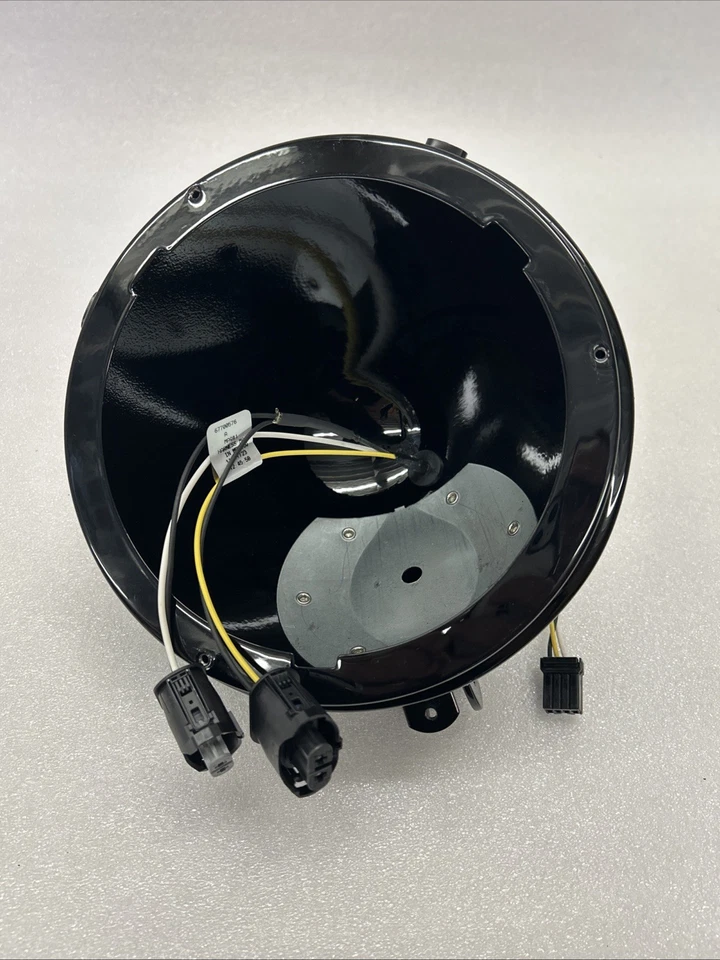 Неиспользованная черная 7-дюймовая ковшеобразная фара Harley Davidson FREEWHEELER 38 - Изображение 3 из 4