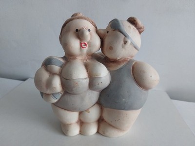 Retro Keramik eines Paares in Badekostümen. Deko. 17x15x6cm.