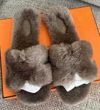 Size 39EU NEW in box HERM S Etoupe Shearling Oran Sandals w/ Receipt