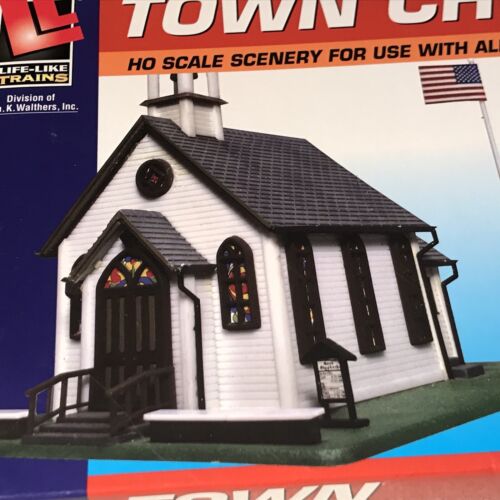 HO scale LifeLike Life Like Town Church Model Kit House Building NOS - Picture 3 of 8