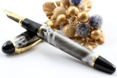 VENICE GRAY LIGHTNING FINE QUALITY FOUNTAIN PEN