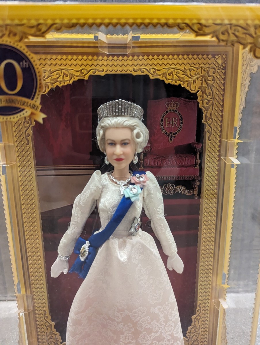 Barbie Signature Queen Elizabeth II Platinum Jubilee Doll New