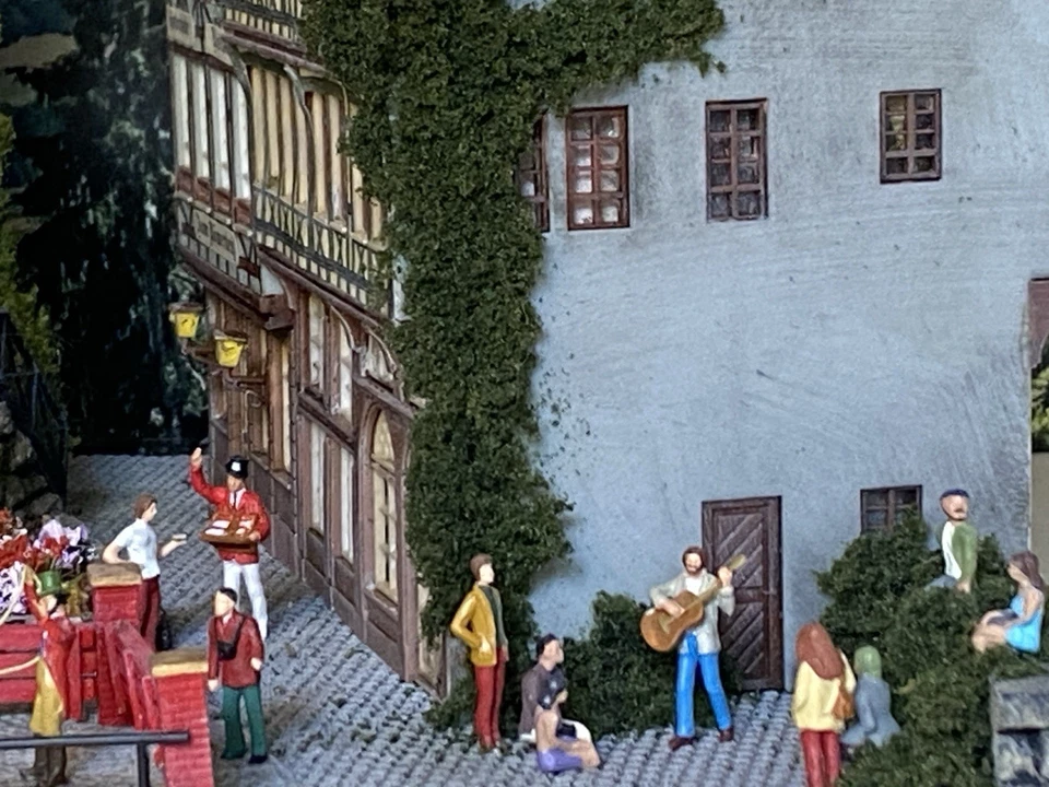 H0 Diorama, Römerberg , Altstadhäuser ( Faller ) Länderfest Dänemark - Bild 2 von 4