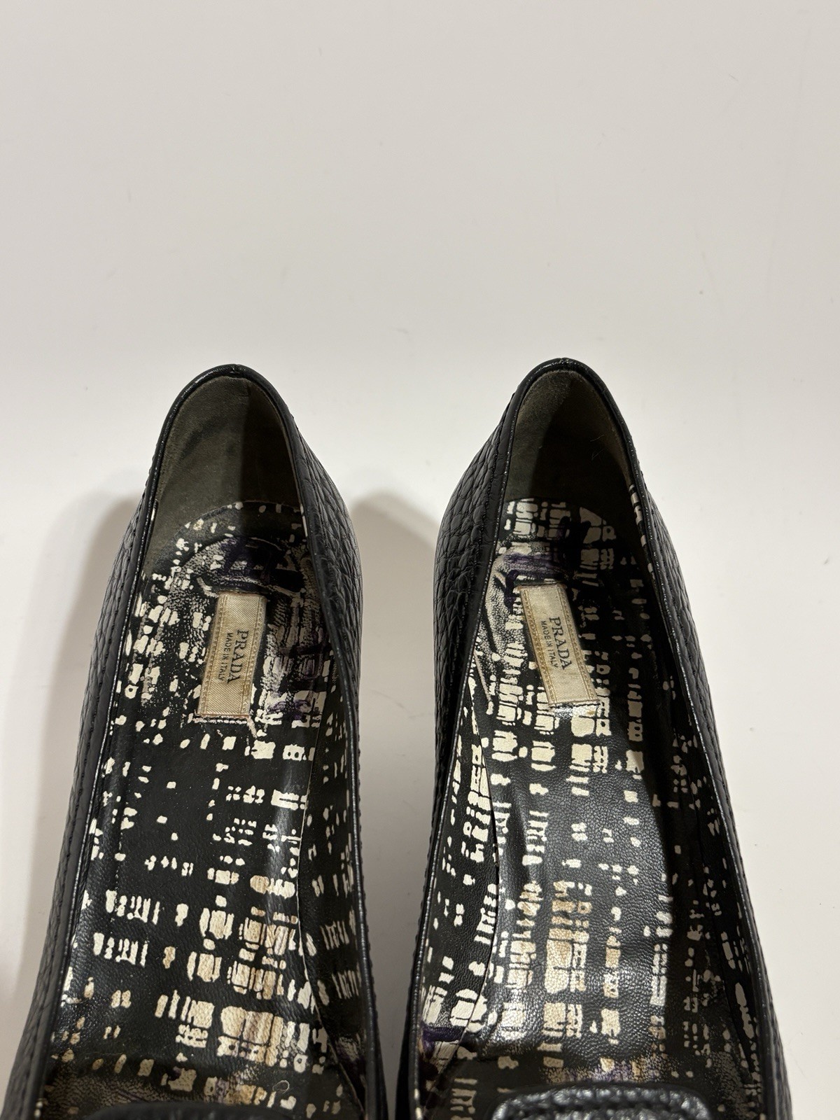 Vtg Prada Black Croc-Embossed Leather Gold Carabiner Heels 36.5 thumbnail 2