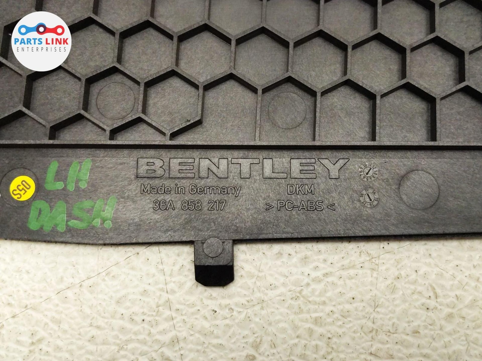 Bentley Bentayga 2016-2020 Left Dashboard end panels Set Black