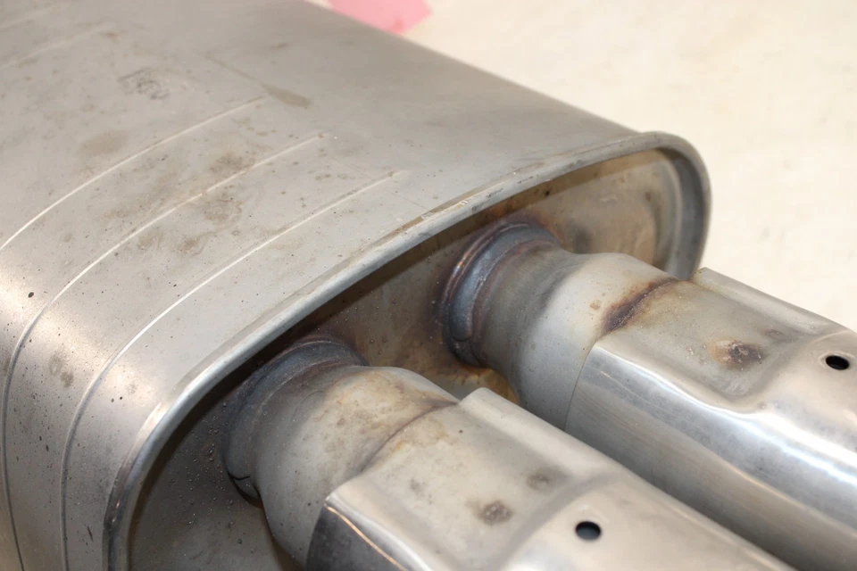 2018-2021 Subaru WRX STI 2.5l Right Exhaust Muffler OEM LU50 - Image 3 of 4