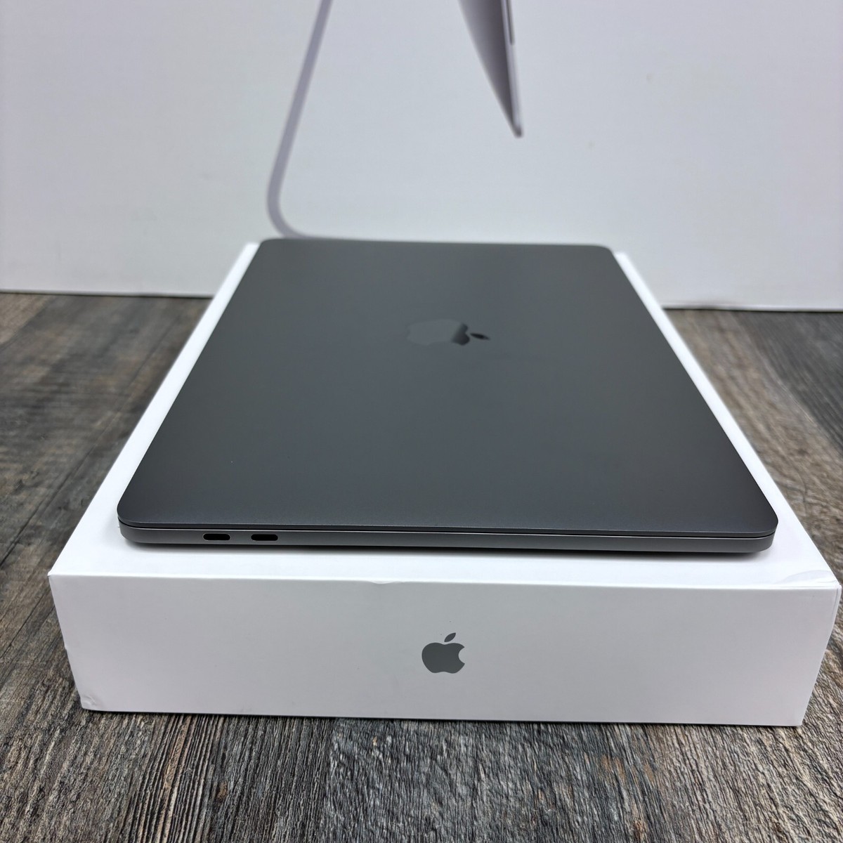SEQUOIA 2019-2020 Apple MacBook Pro 13 - 16GB RAM 512GB SSD SEQUOIA 2019-2020 Apple MacBook Pro 13 - 16GB RAM 512GB SSD
