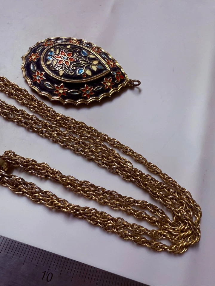 Collection Lot Amazing Variety Vintage JOMAZ CROWN TRIFARI Jewelry - W8 - Image 4 of 4