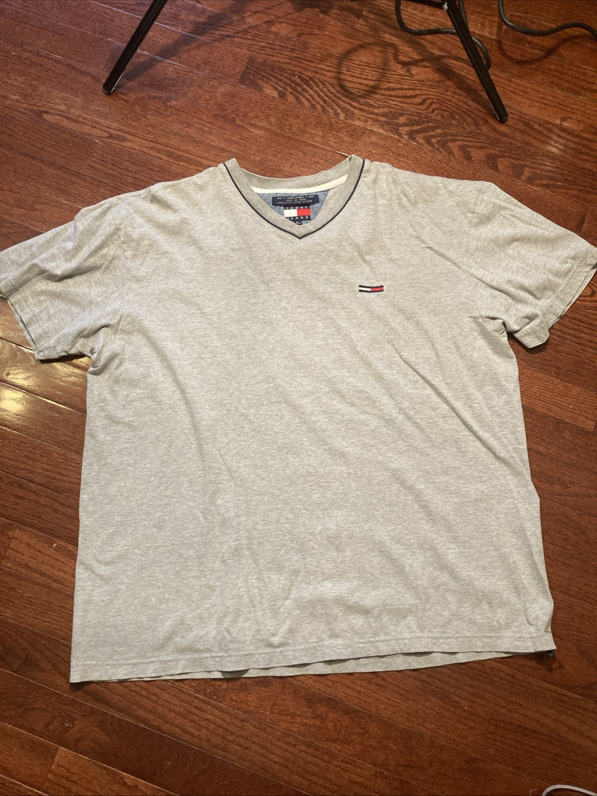Vintage 90&rsquo;s Tommy  Hilfiger Jeans Logo V-Neck  T Shirt Si