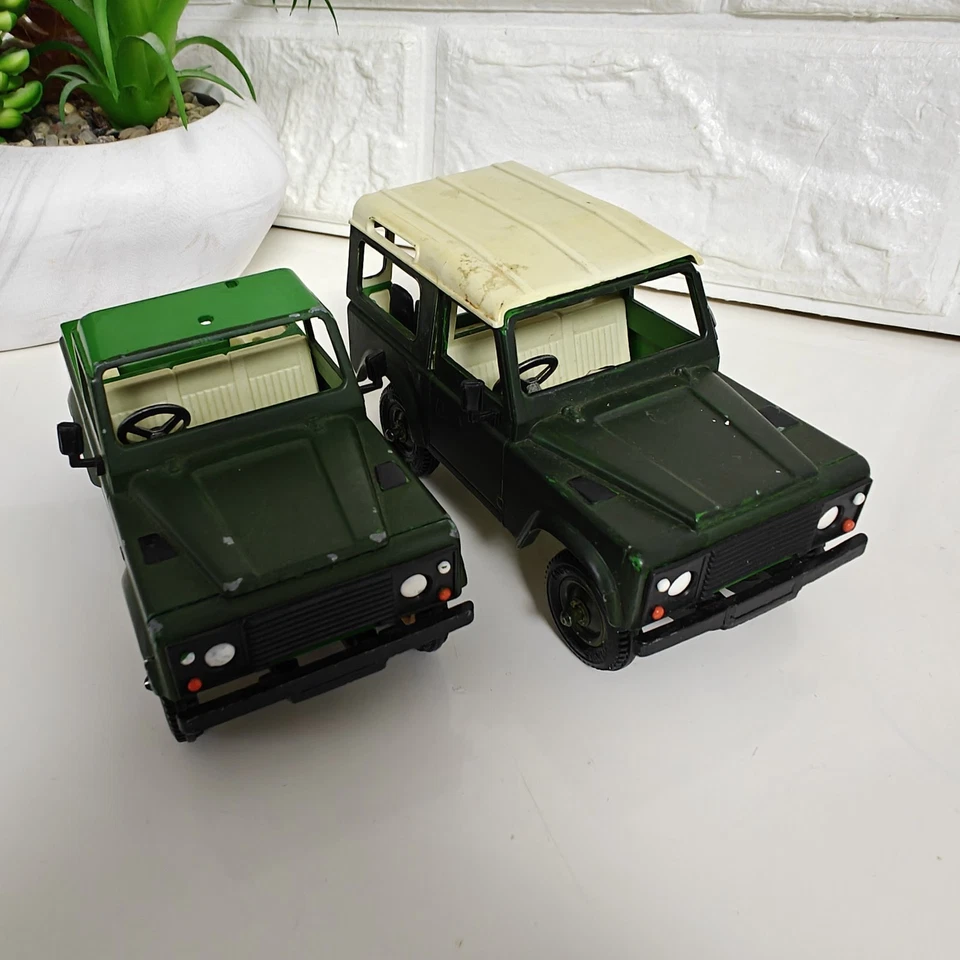 Britains Vintage Metal Land Rover Defender Metal X 2 Spares / Repairs - Image 2 of 4