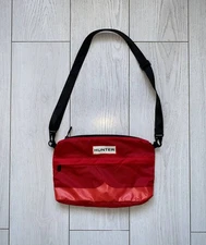HUNTER Messenger Bag Red Shoulder Bag Unisex Water Resistant Hiking Bag 32x23 cm
