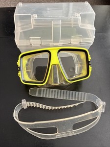 U.S. Divers Hawaii 2 Snorkel Mask w/ Case, Adjustable, Clear Tempered Glass USED